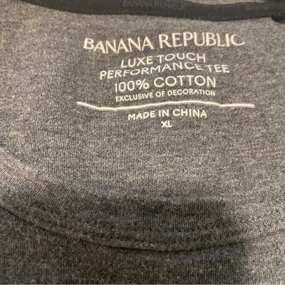 Banana Republic Men's Gray T-Shirt